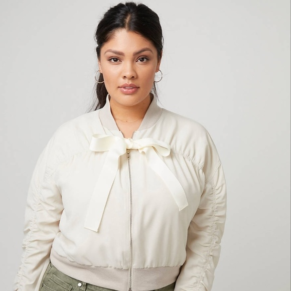 NWT Lane Bryant Ruched Cropped Bomber Jacket - Picture 3 of 5
